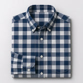 Camisa masculina Oxford xadrez, manga longa, confeccionada em algodão com acabamento elegante.