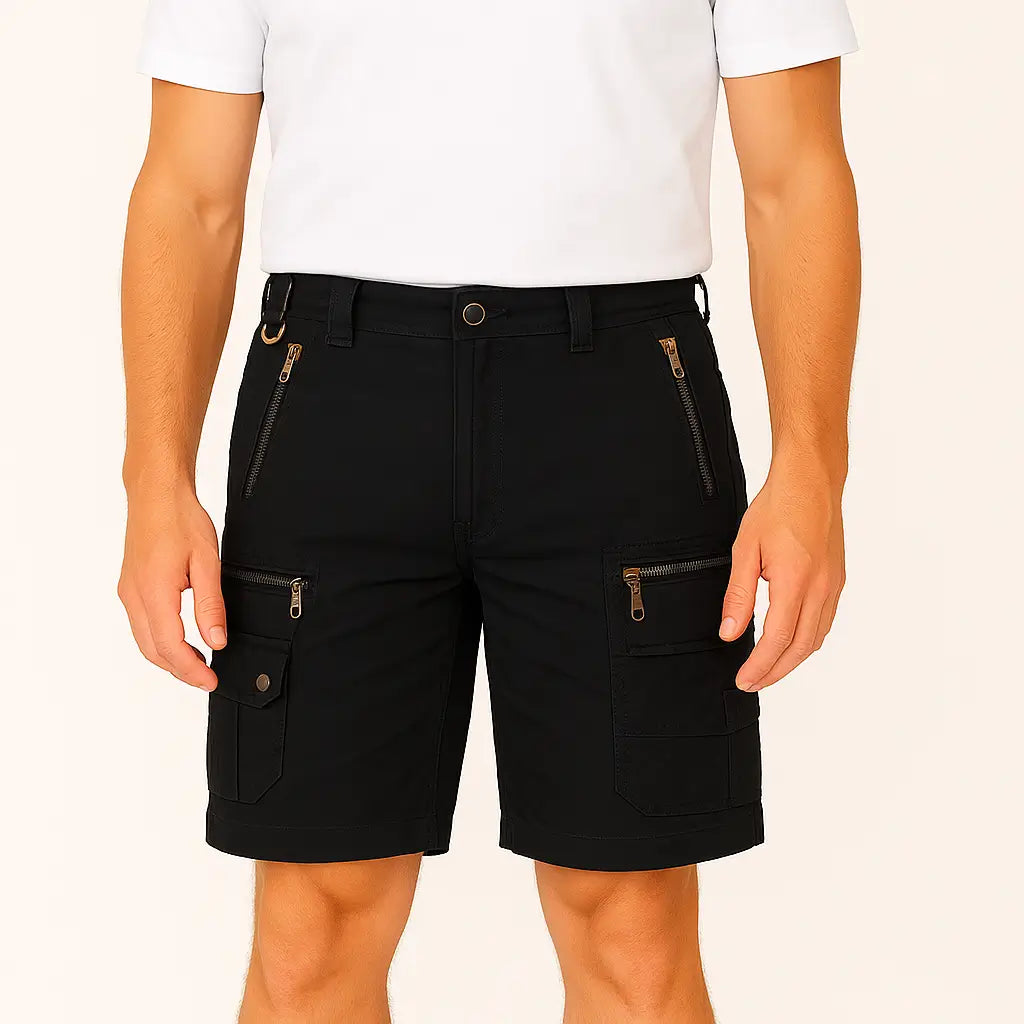 Bermuda cargo masculina verde militar com bolsos laterais e zíper, estilo safari.