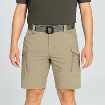 Bermuda tática masculina quick dry bege, com bolsos múltiplos e tecido resistente à água.