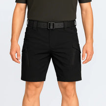 Bermuda tática masculina quick dry bege, com bolsos múltiplos e tecido resistente à água.