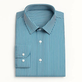 camisa social masculina slim fit verde com listras brancas em algodão, manga longa, gola estruturada e botões claros