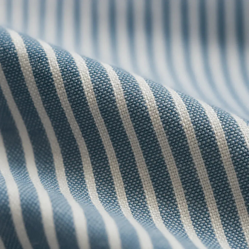 Camisa masculina listrada , manga longa, 100% algodão Oxford, bolso frontal e gola com botão, estilo elegante.