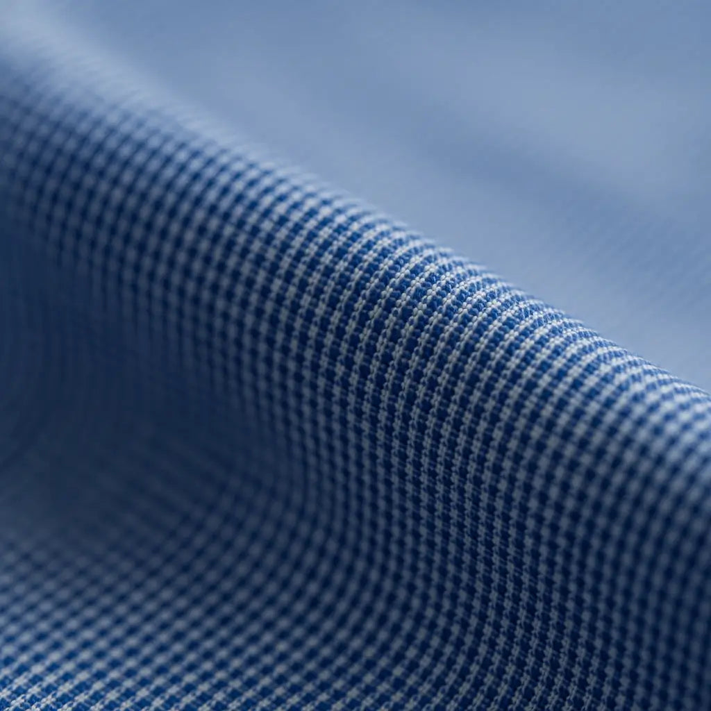 camisa social masculina slim fit listrada em algodão preto e branco, manga longa, dobrada com gola estruturada