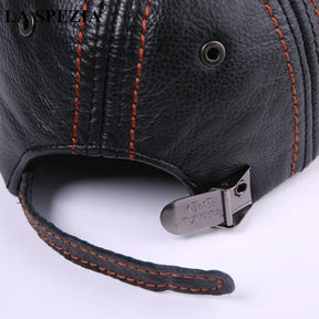 Boné Masculino Firenze em couro premium com acabamento sofisticado e ajuste regulável.