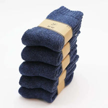 Kit com 5 pares de meias masculinas térmicas grossas em lã e cashmere nas cores bege, cinza e azul para inverno.