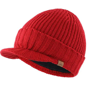 Gorro Masculino Denver em tricô canelado com aba frontal e proteção térmica para inverno.