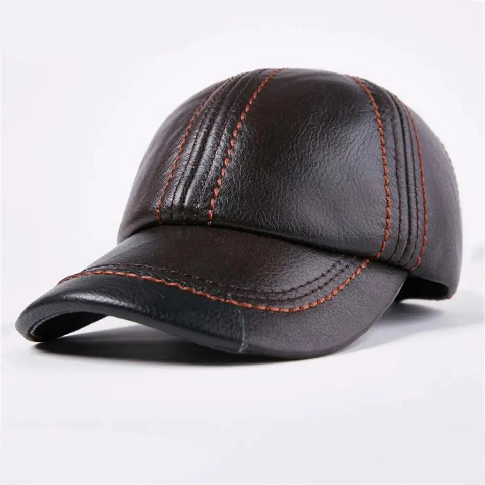 Boné Masculino Firenze em couro premium com acabamento sofisticado e ajuste regulável.