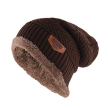 Gorro Térmico Everest  em tricô premium com forro interno em pelúcia quente para dias frios.