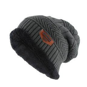 Gorro Térmico Everest  em tricô premium com forro interno em pelúcia quente para dias frios.