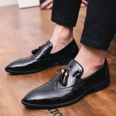 Loafer masculino  em couro confortável, modelo social, ideal para uso diário.