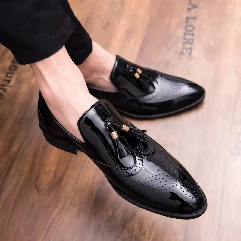 Loafer masculino  em couro confortável, modelo social, ideal para uso diário.