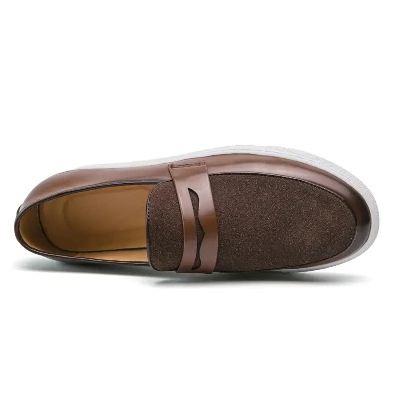 Loafer masculino  em couro confortável, modelo casual, ideal para uso diário.