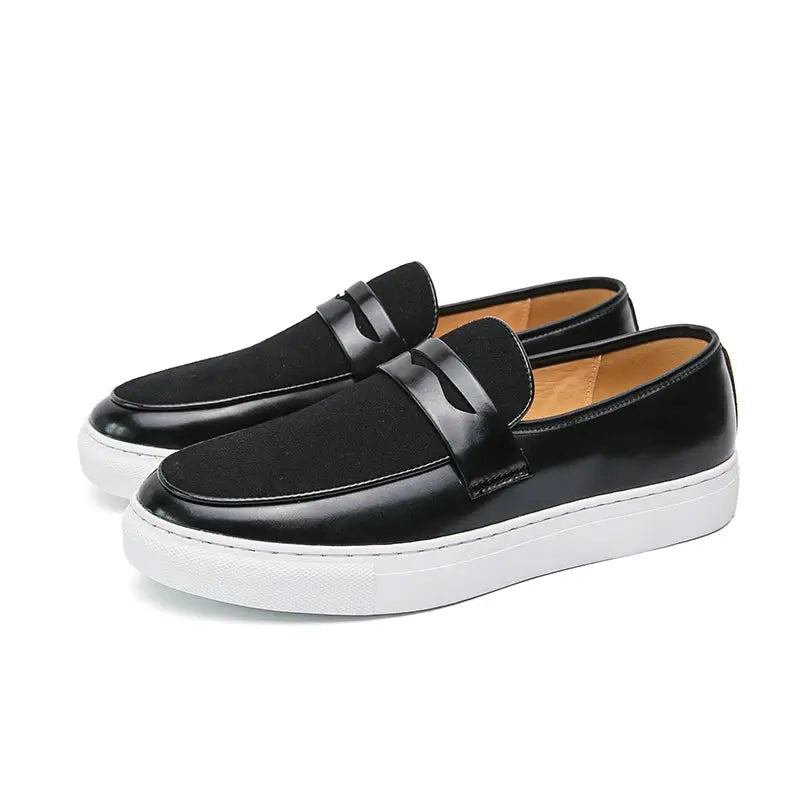 Loafer masculino  em couro confortável, modelo casual, ideal para uso diário.