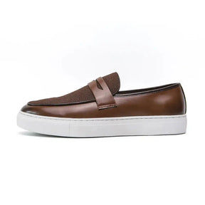 Loafer masculino  em couro confortável, modelo casual, ideal para uso diário.