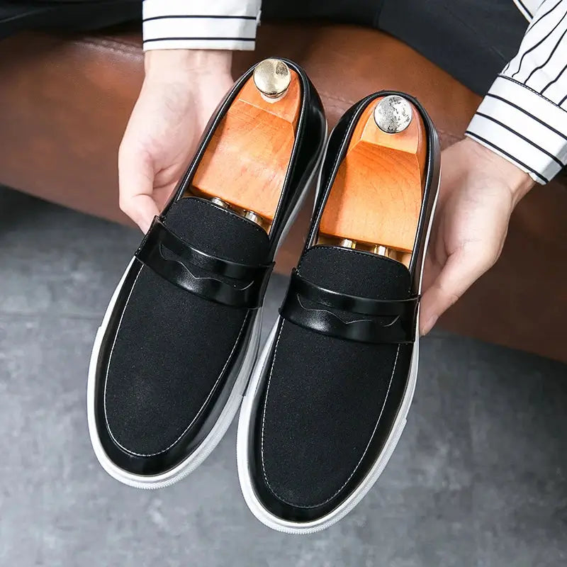 Loafer masculino  em couro confortável, modelo casual, ideal para uso diário.