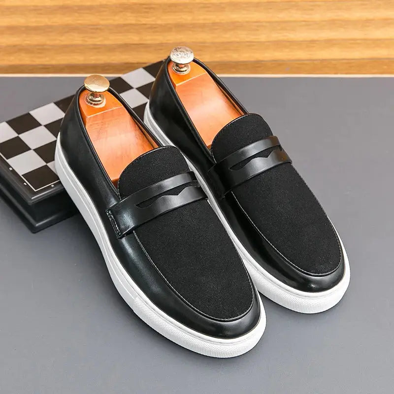 Loafer masculino  em couro confortável, modelo casual, ideal para uso diário.
