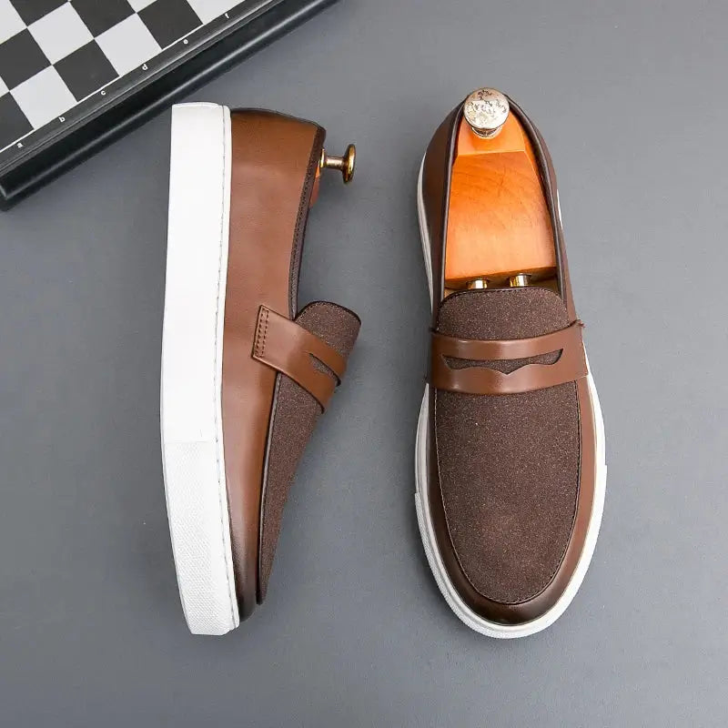 Loafer masculino  em couro confortável, modelo casual, ideal para uso diário.