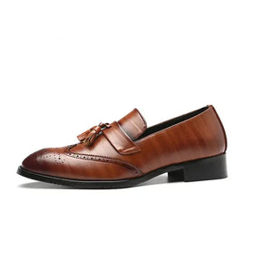 mocassim masculino  em couro confortável, modelo social, ideal para uso diário.