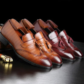 mocassim masculino  em couro confortável, modelo social, ideal para uso diário.
