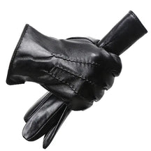 Luva Masculina preto marrom escuro em couro premium com acabamento elegante e proteção térmica para dias frios.
