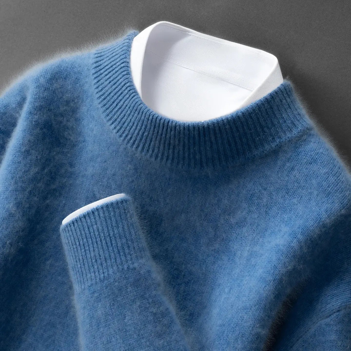 Suéter masculino em cashmere com gola alta e textura macia elegante para inverno sofisticado