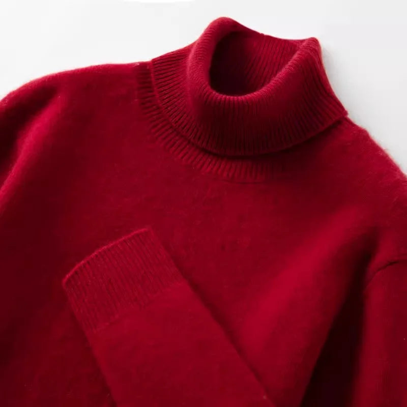 Suéter masculino gola alta em cashmere  escuro com textura macia e visual elegante para inverno