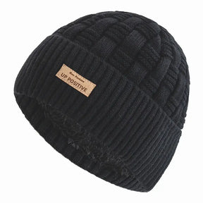 Gorro Térmico Nordic em tricô trabalhado com forro interno quente para dias frios.