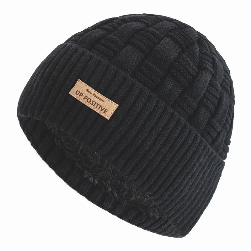 Gorro Térmico Nordic em tricô trabalhado com forro interno quente para dias frios.