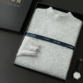 Suéter masculino gola alta em mink cashmere com textura felpada e acabamento premium para inverno