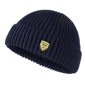Gorro Unissex Brooklyn Knit em tricô canelado com design moderno e estilo urbano para inverno.