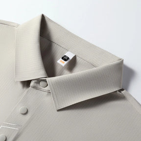 camisa polo masculina com tecido tecnológico respirável e proteção uv exibindo textura do tecido em detalhe