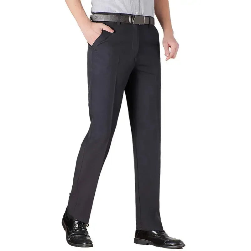 Calça masculina business com corte reto, tecido macio e visual elegante para uso diário e eventos sociais