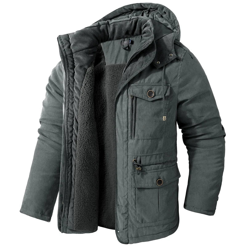Jaqueta masculina marrom térmica com interior peluciado, capuz e múltiplos bolsos estilo outdoor premium.