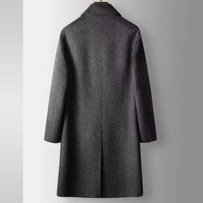 Sobretudo masculino cinza escuro de lã premium com corte longo e abotoamento frontal elegante
