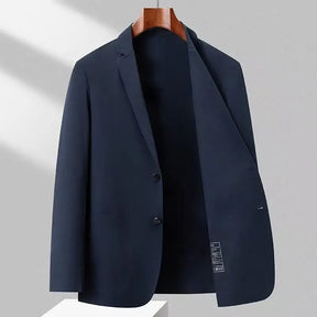 Blazer masculino leve e elegante com tecido respirável e acabamento minimalista para dias quentes