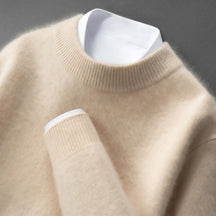 Suéter masculino em cashmere com gola alta e textura macia elegante para inverno sofisticado