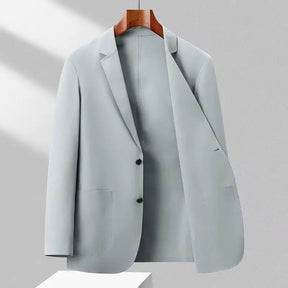 Blazer masculino leve e elegante com tecido respirável e acabamento minimalista para dias quentes