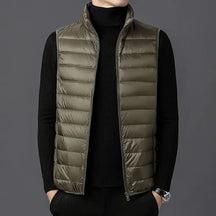 colete masculino puffer leve com design minimalista e gola alta ideal para meia estação e looks elegantes