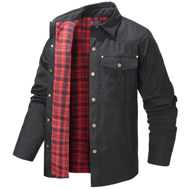 Jaqueta masculina marrom flanelada com forro interno xadrez e bolsos frontais estilo casual premium para inverno.
