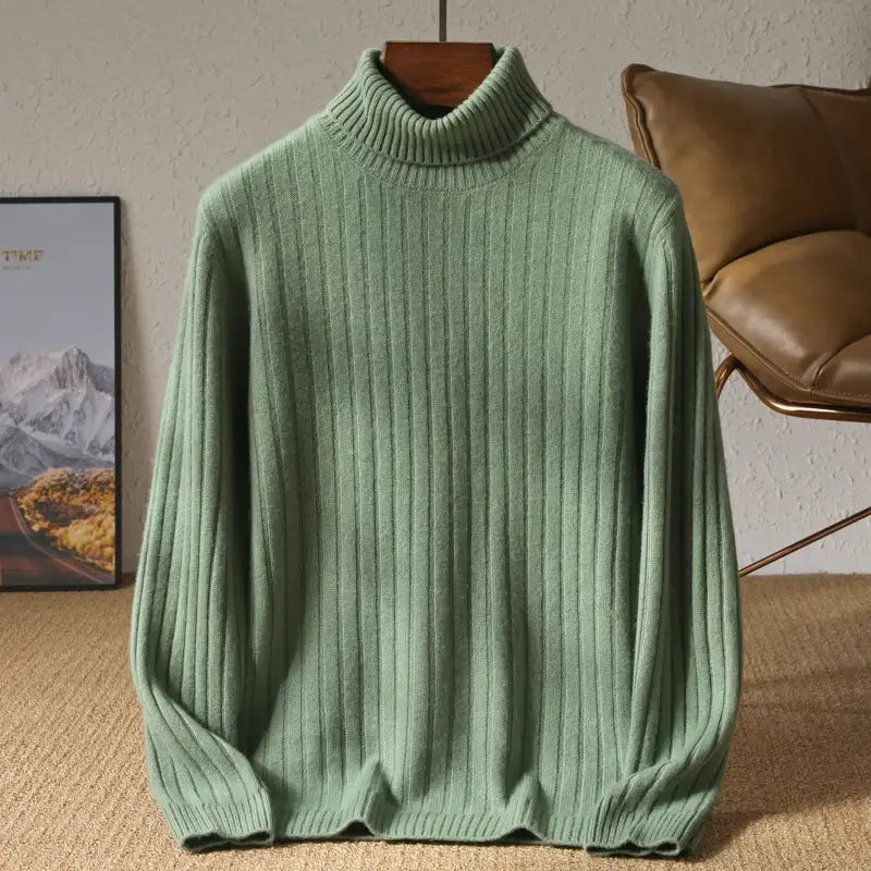 Suéter masculino gola alta em lã merino com textura canelada e visual elegante para inverno