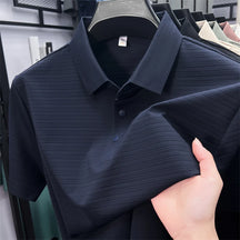 camisa polo masculina com tecido tecnológico respirável e textura elegante exibindo detalhes do tecido