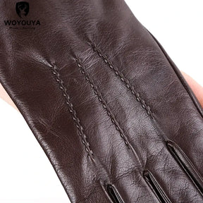 Luva Masculina Verona marrom escuro em couro premium com acabamento elegante e proteção térmica para dias frios.