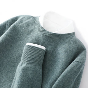Suéter masculino em lã merino com gola careca e acabamento minimalista elegante para inverno