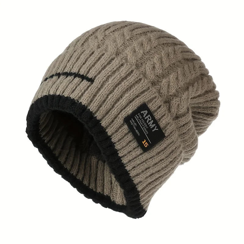Gorro Térmico em tricô trabalhado com interior quente e confortável para o inverno.