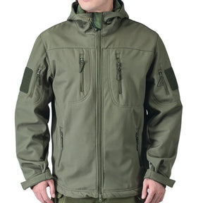 Jaqueta masculina impermeável com capuz e bolsos táticos estilo militar outdoor.