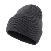 Gorro Unissex Vermont em tricô canelado com ajuste confortável e proteção térmica.
