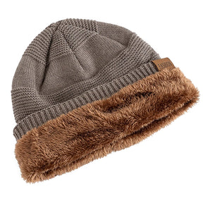 Gorro Térmico Montana taupe em tricô premium com forro interno quente e design slouchy moderno.