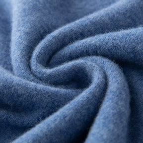 Suéter masculino em lã merino com gola polo e botões frontais dobrado com acabamento elegante