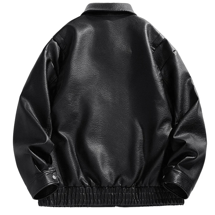 Jaqueta bomber masculina preta em couro premium com zíper metálico e visual urbano sofisticado.