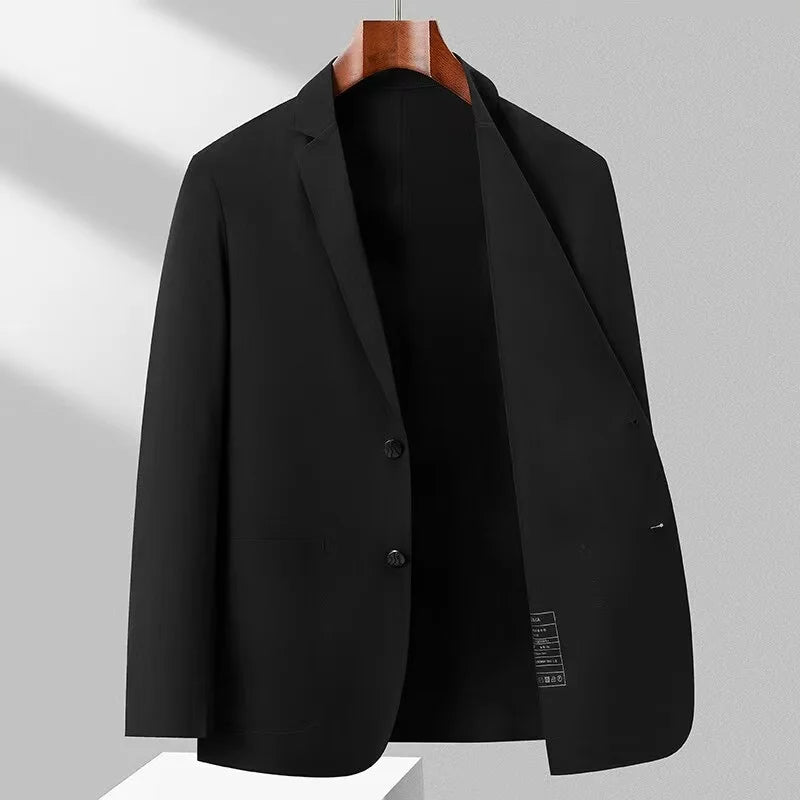 Blazer masculino leve e elegante com tecido respirável e acabamento minimalista para dias quentes